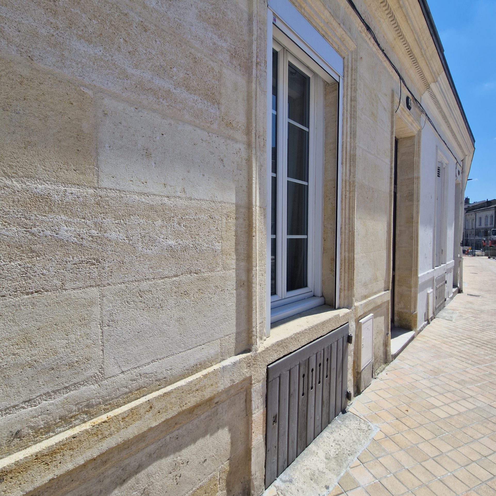ECHOPPE 3 CHAMBRES JARDIN ET CAVE