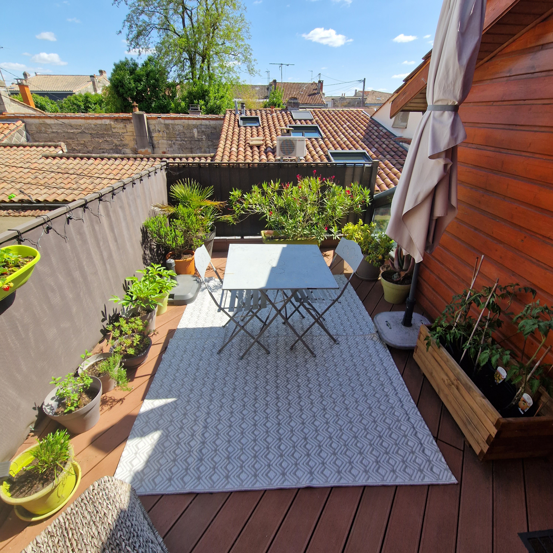 ECHOPPE 94 M2 BORDEAUX NANSOUTY TERRASSE ET GARAGE