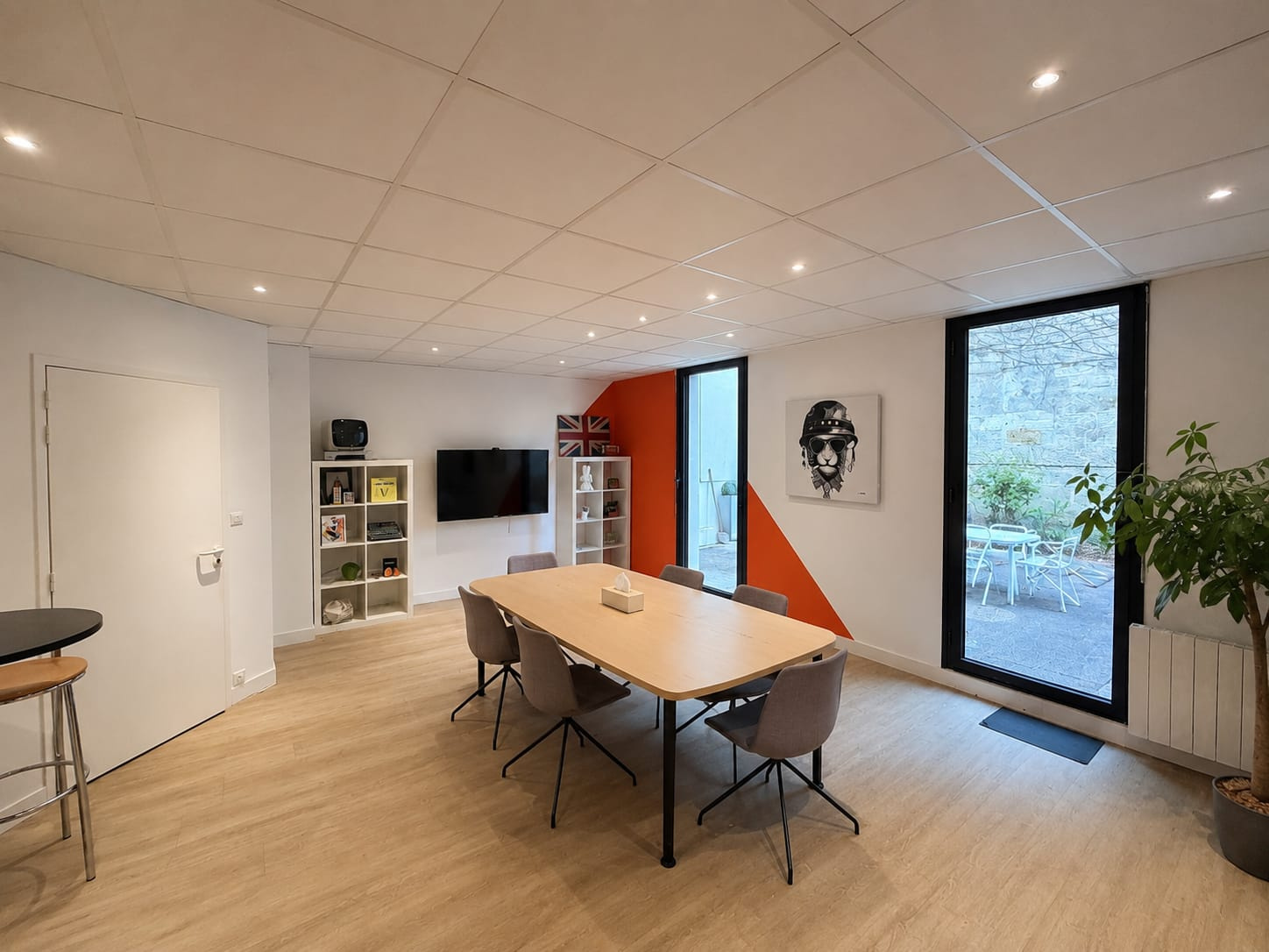 MURS COMMERCIAUX 220 M2 BORDEAUX