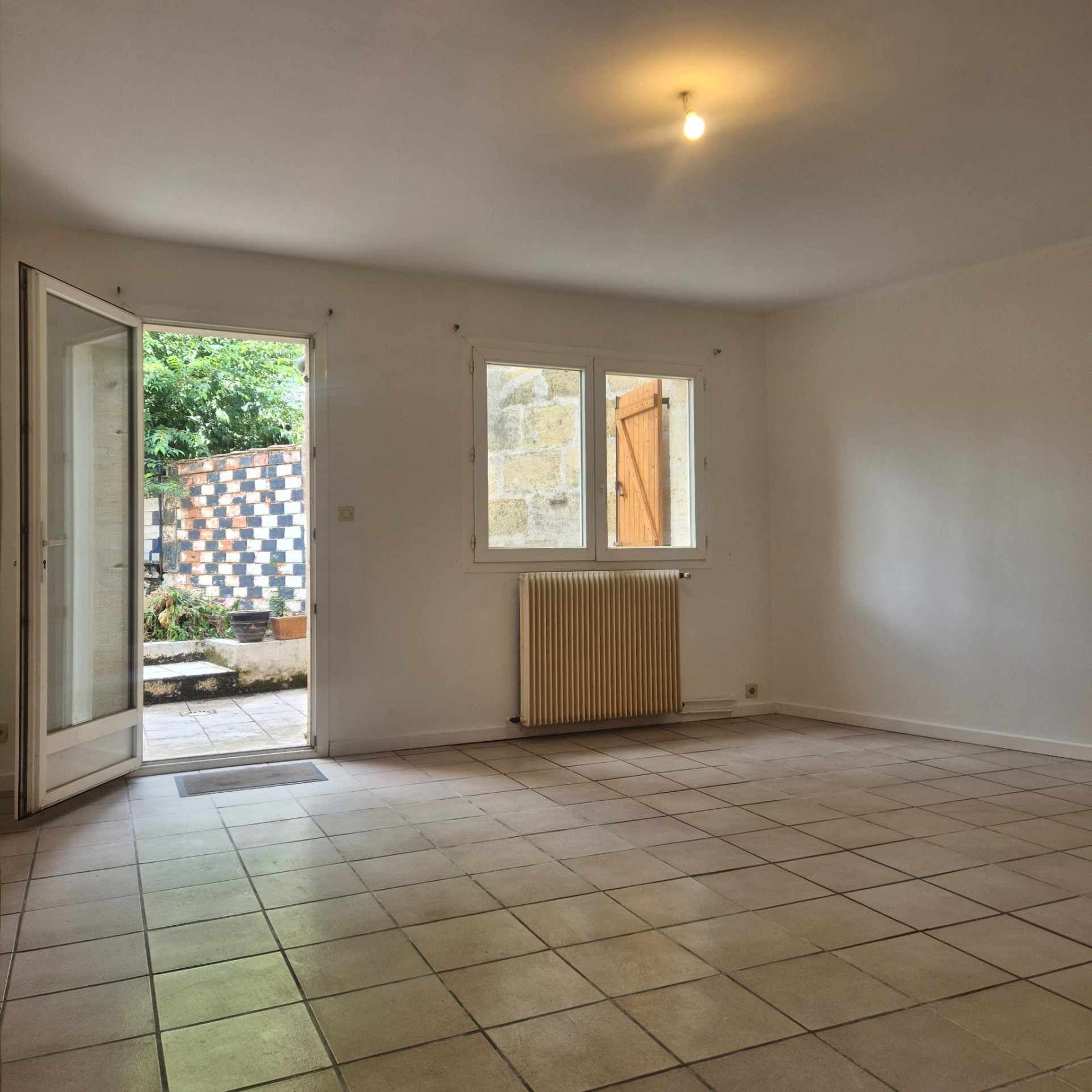 ECHOPPE 83 M2 BORDEAUX NANSOUTY