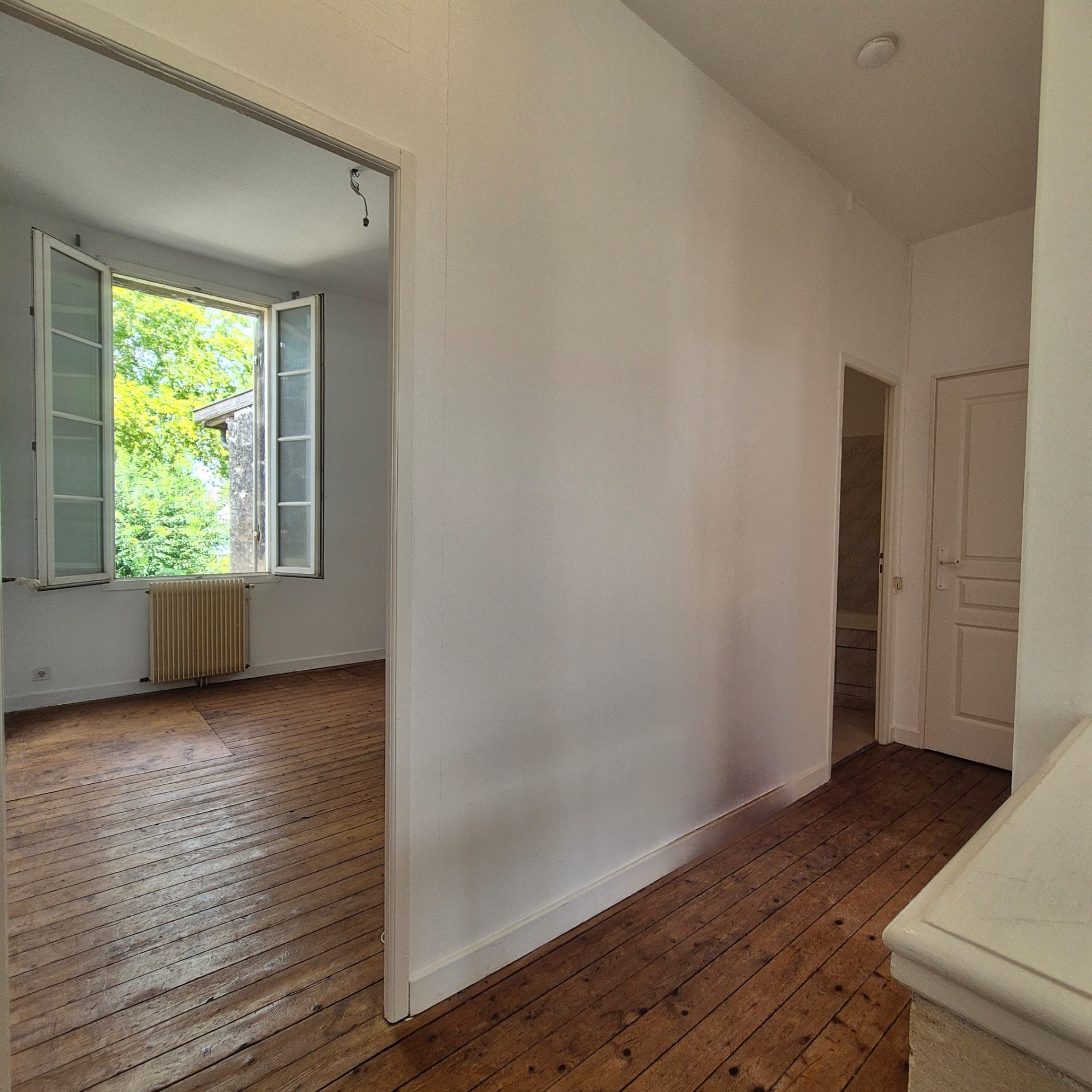 ECHOPPE 83 M2 BORDEAUX NANSOUTY