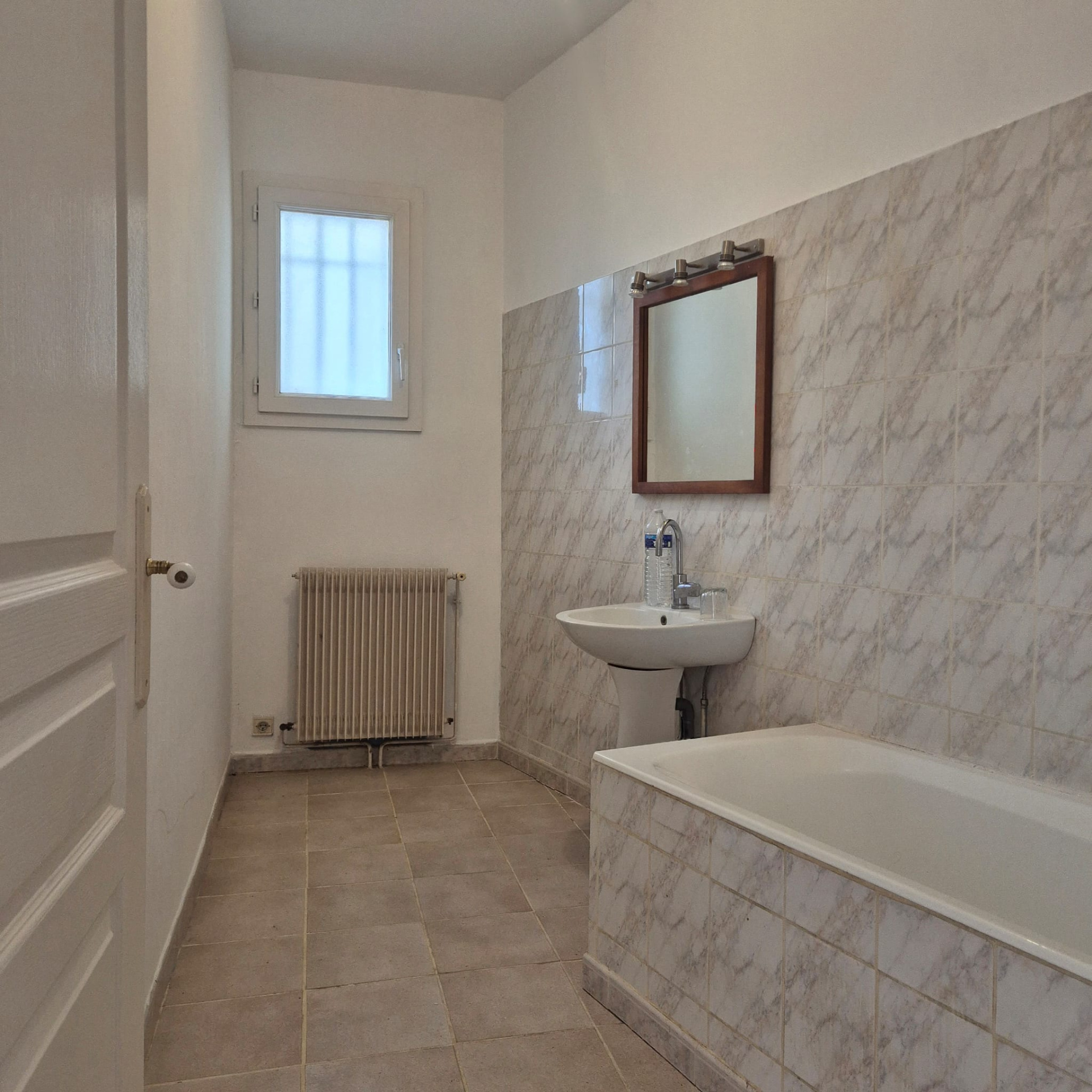 ECHOPPE 83 M2 BORDEAUX NANSOUTY