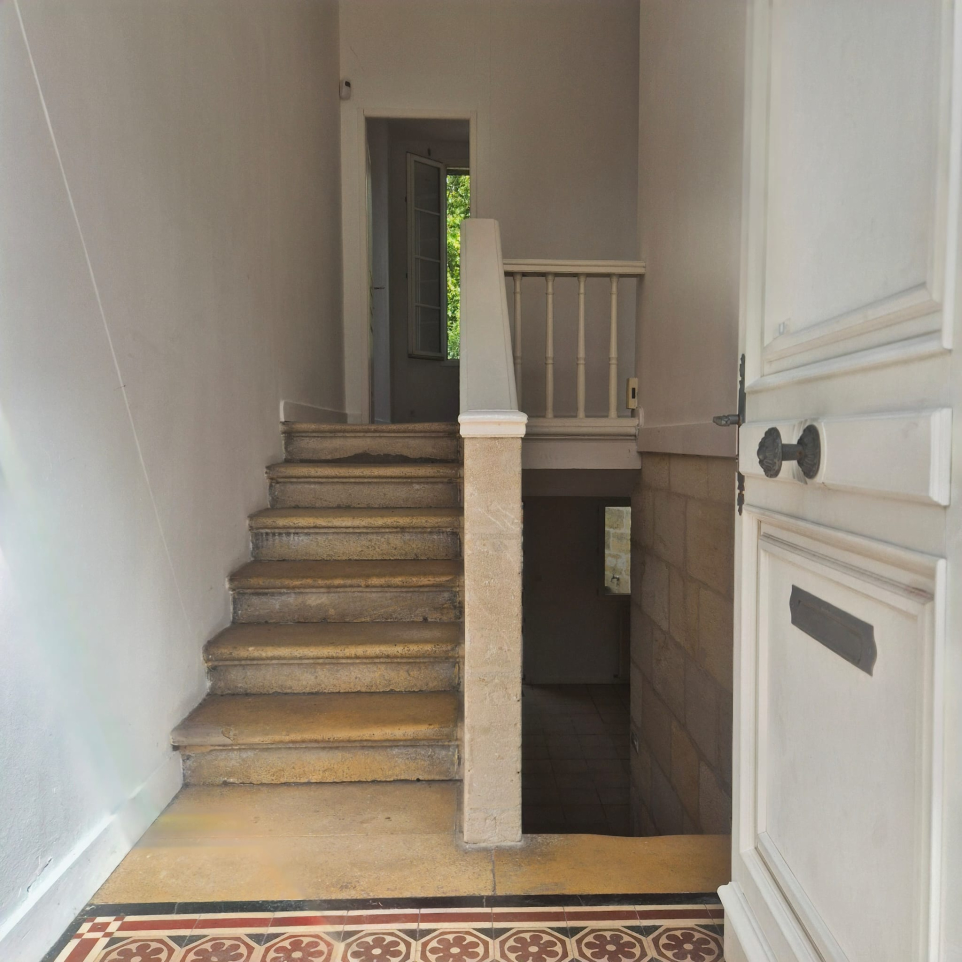 ECHOPPE 83 M2 BORDEAUX NANSOUTY