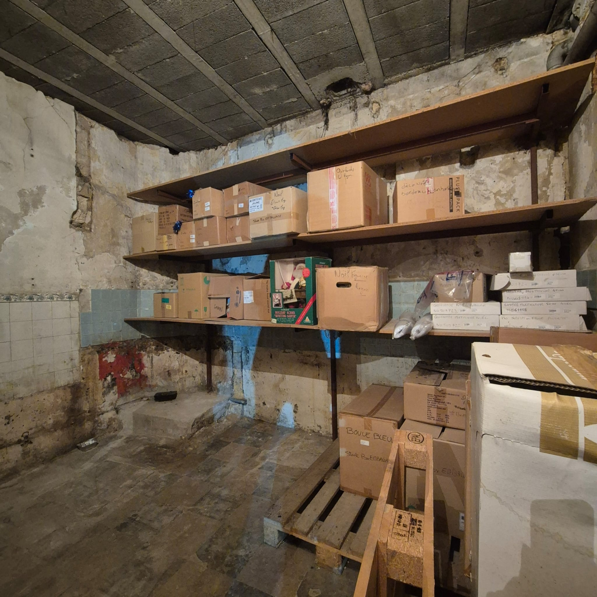 LOCAL PROFESSIONNEL 112 M2 BORDEAUX