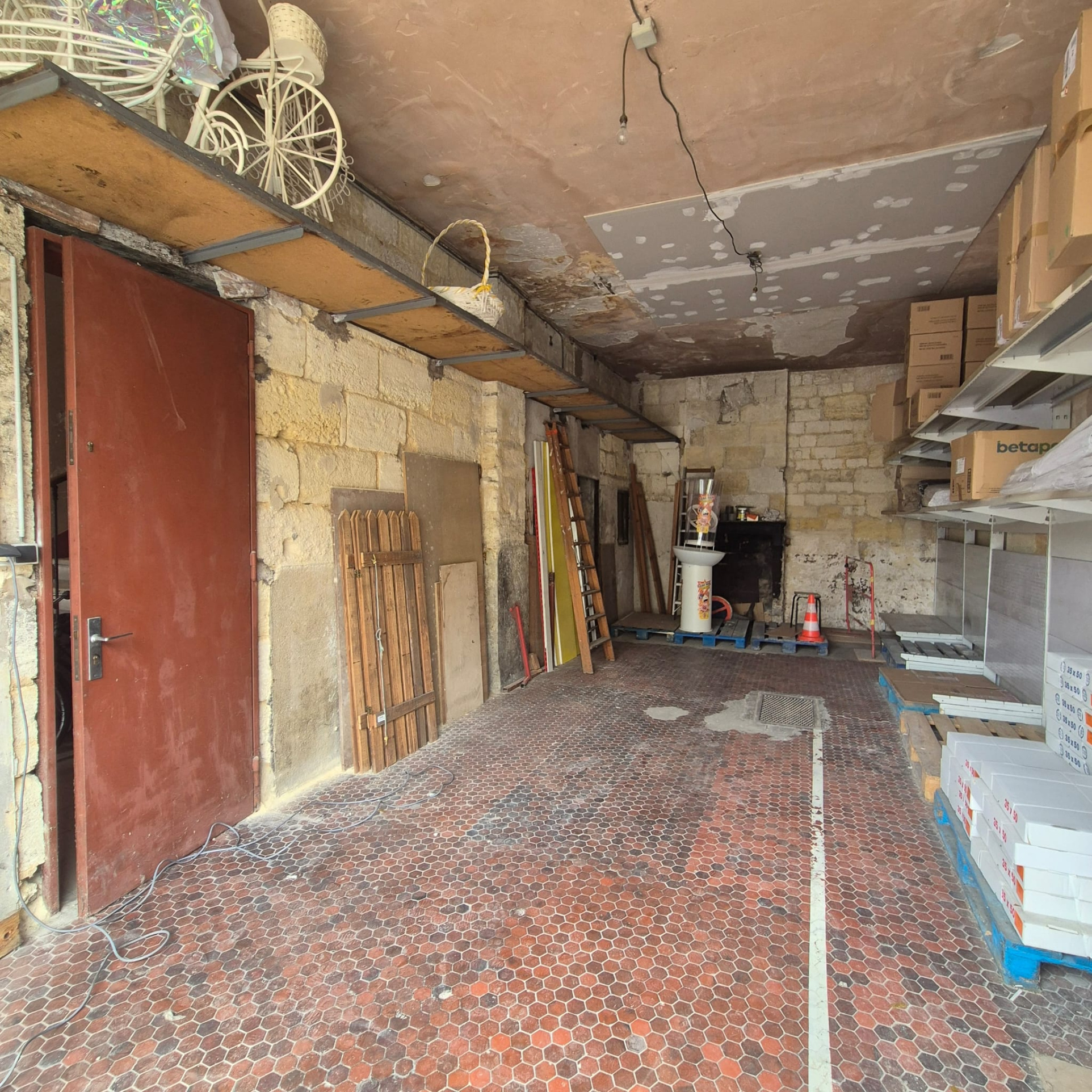 LOCAL PROFESSIONNEL 112 M2 BORDEAUX