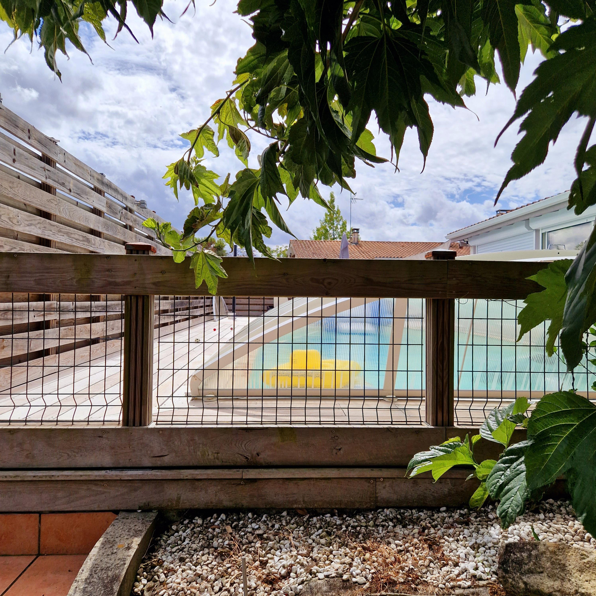 MAISON 132 M2 SALLEBOEUF AVEC PISCINE