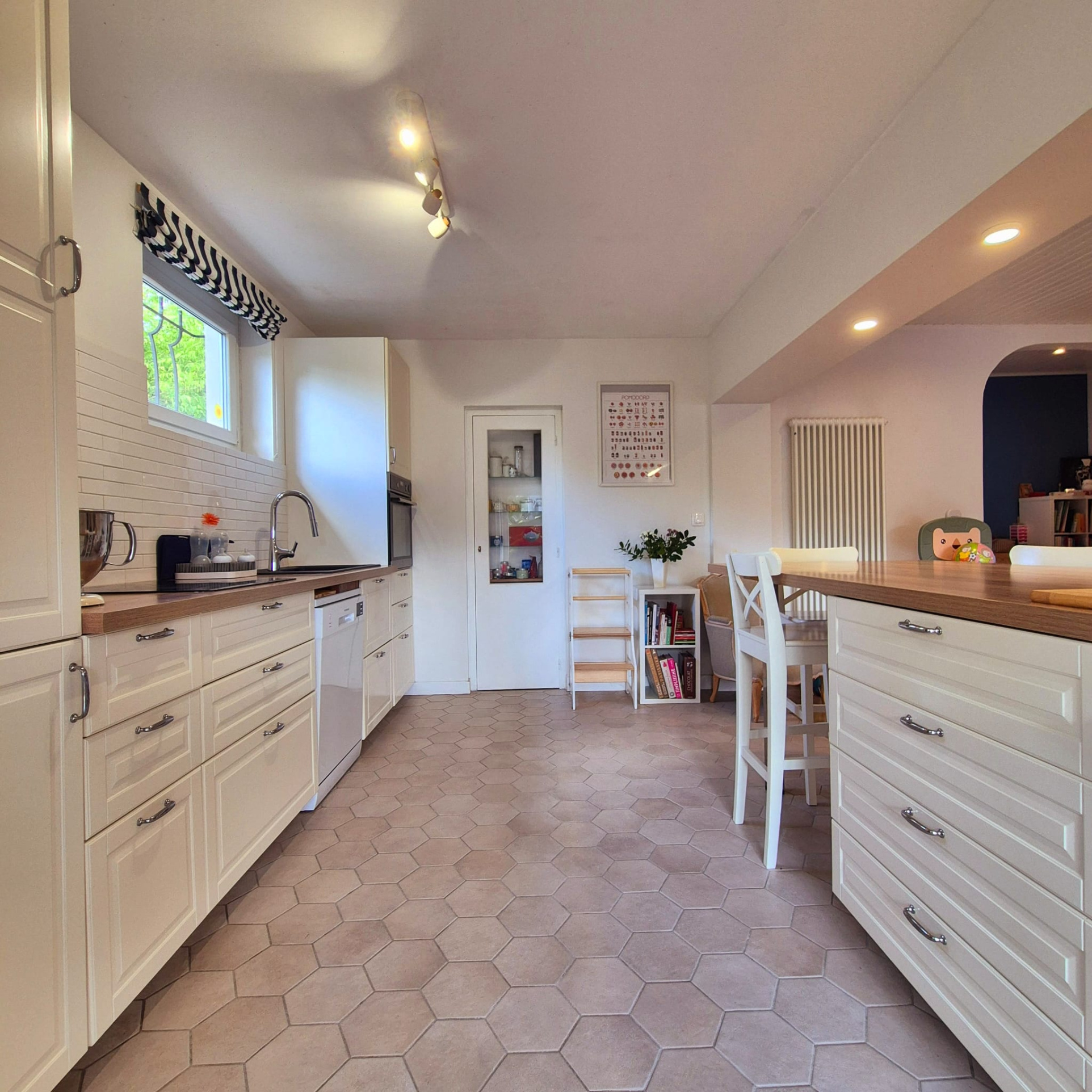 ECHOPPE 98 M2 VILLENAVE D'ORNON