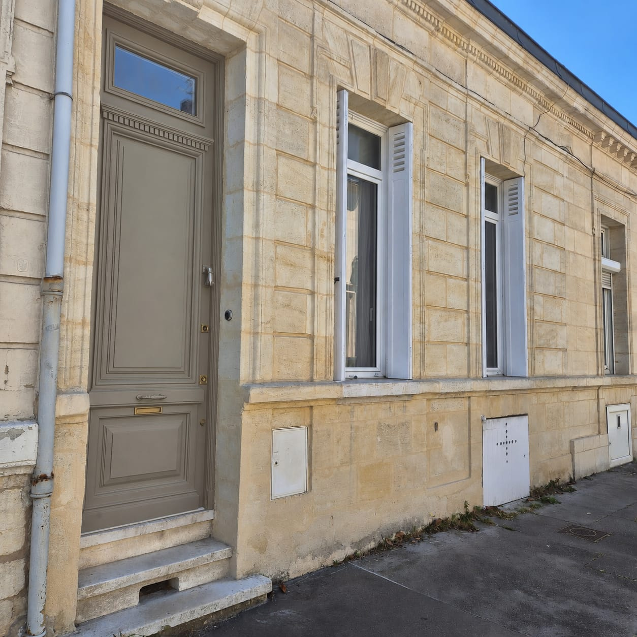 ECHOPPE 70 M2 BORDEAUX