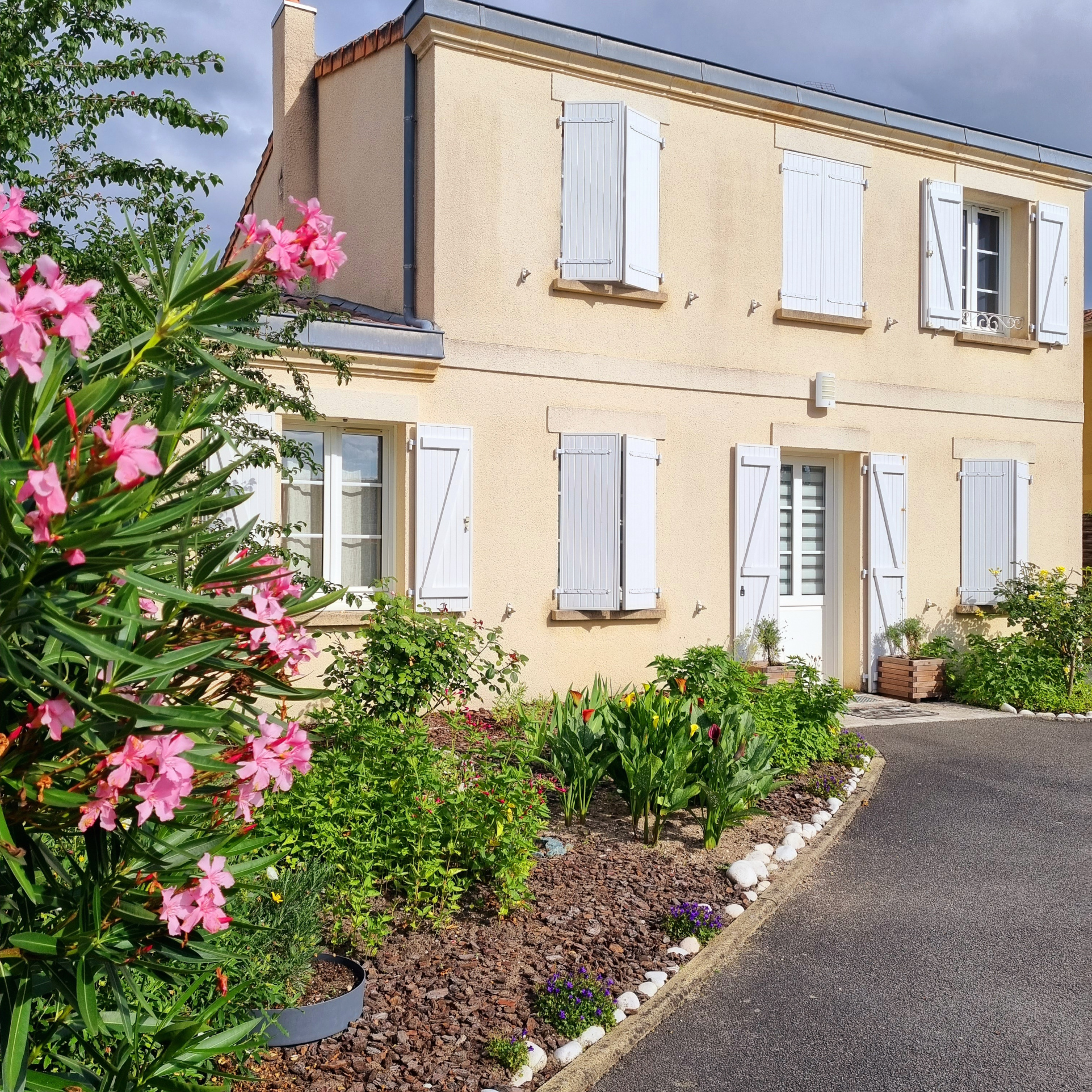 MAISON 5 PIECES EYSINES AVEC GRAND JARDIN