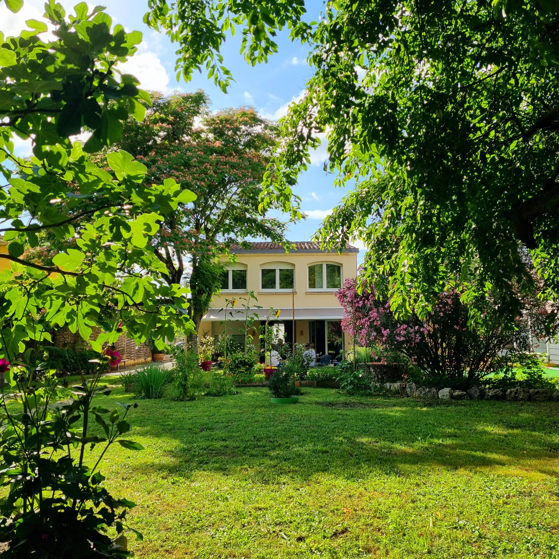MAISON 5 PIECES EYSINES AVEC GRAND JARDIN